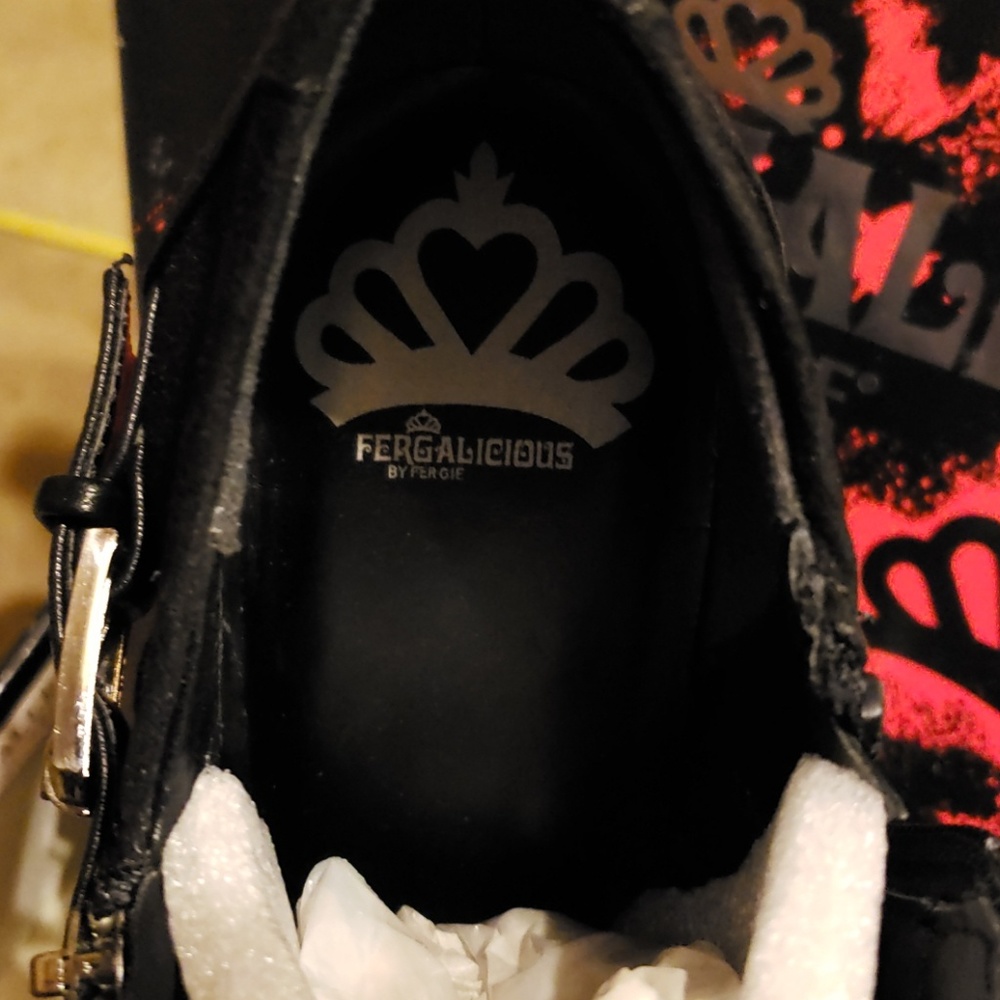 Shoes - Picture 3 of 4